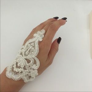 🎉Beautiful handmade lace bridal glove set🎉